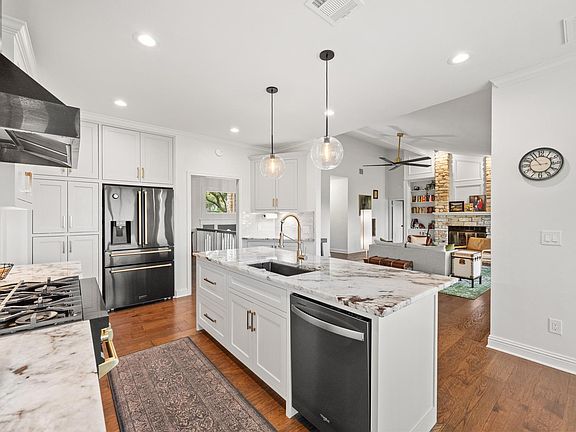 5th image of 1528 Ben Crenshaw Way