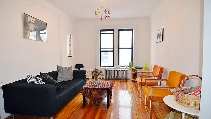 Rented by Park Property Advisors | media 1