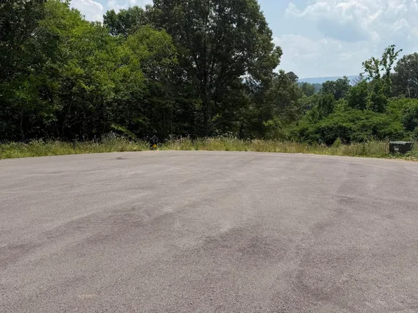 2890 Norcross Rd, Maryville, TN 37803