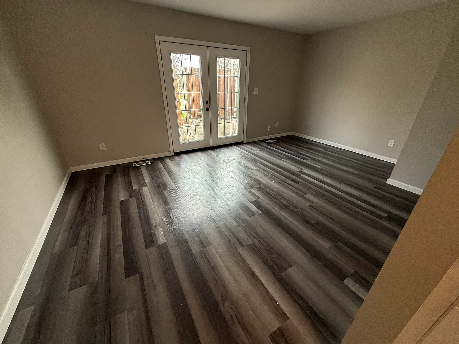 2 bed, 1.5 bath, $1,100 — Photo 2