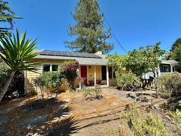 11 Hillview Ave — Photo 1
