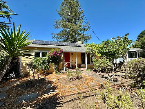 11 Hillview Ave Photo 1