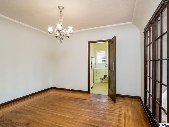 4th image of 311 N Niagara St