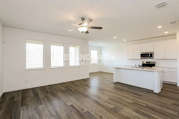 122 Jenkinson Dr — Photo 4