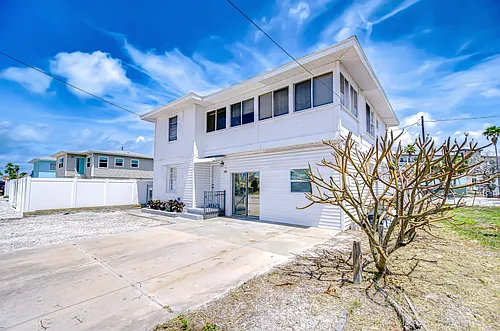 150 E Madeira Ave #3 Photo 1