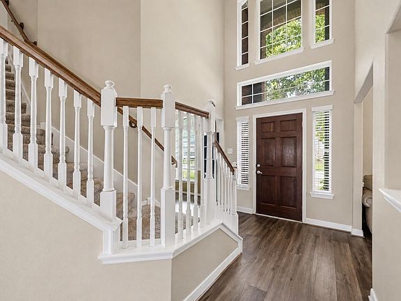 3rd image of 3821 Houston Lake Dr