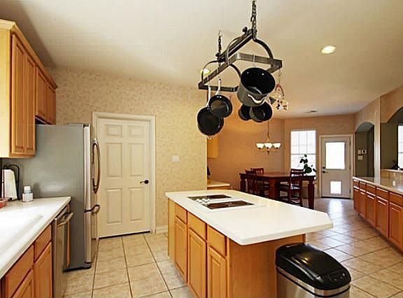 5th image of 4408 Kelly Dr