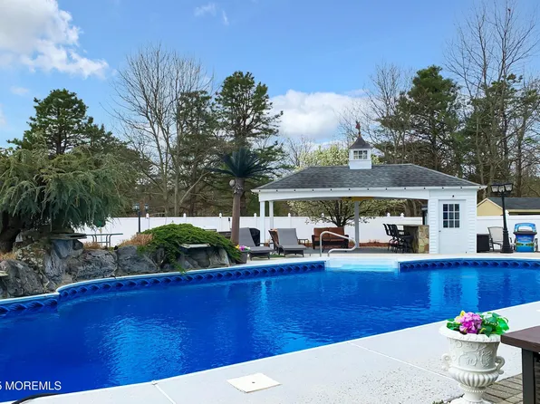 66 N Sailors Quay Drive, Brick, NJ 08723