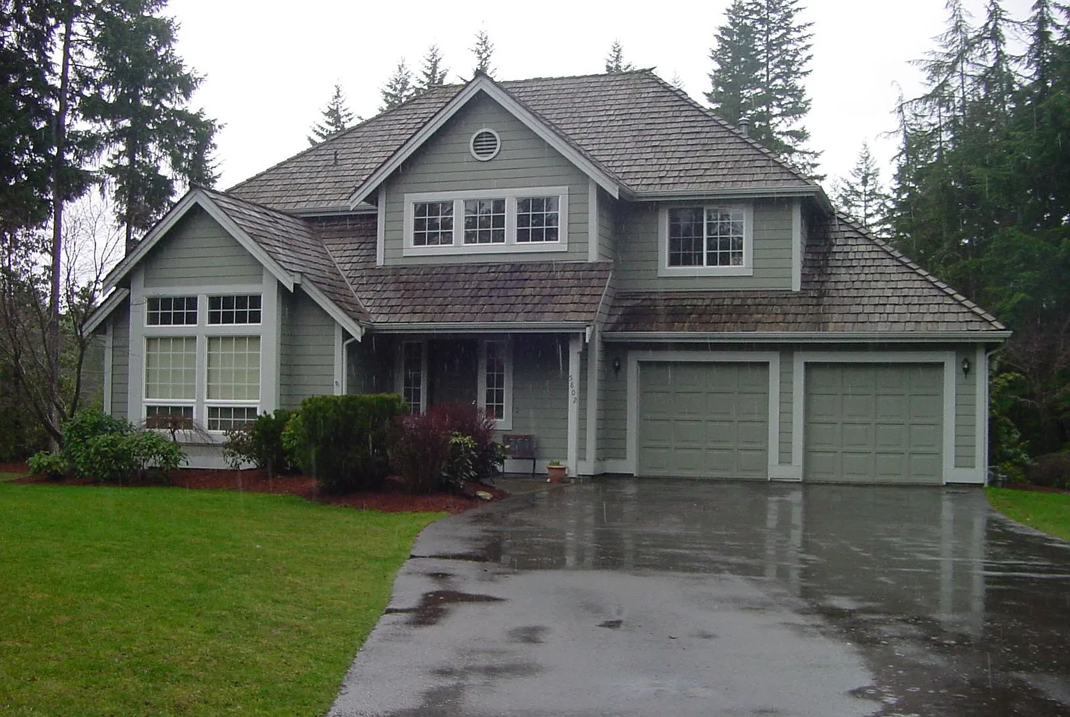 5802 NW Londonderry Loop photo 1