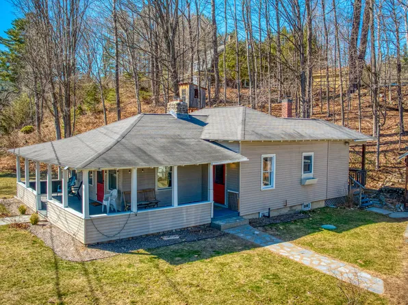 85 Water St, Elizabethtown, NY 12932