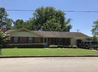 2421 Ruth St, Tupelo, MS 38801