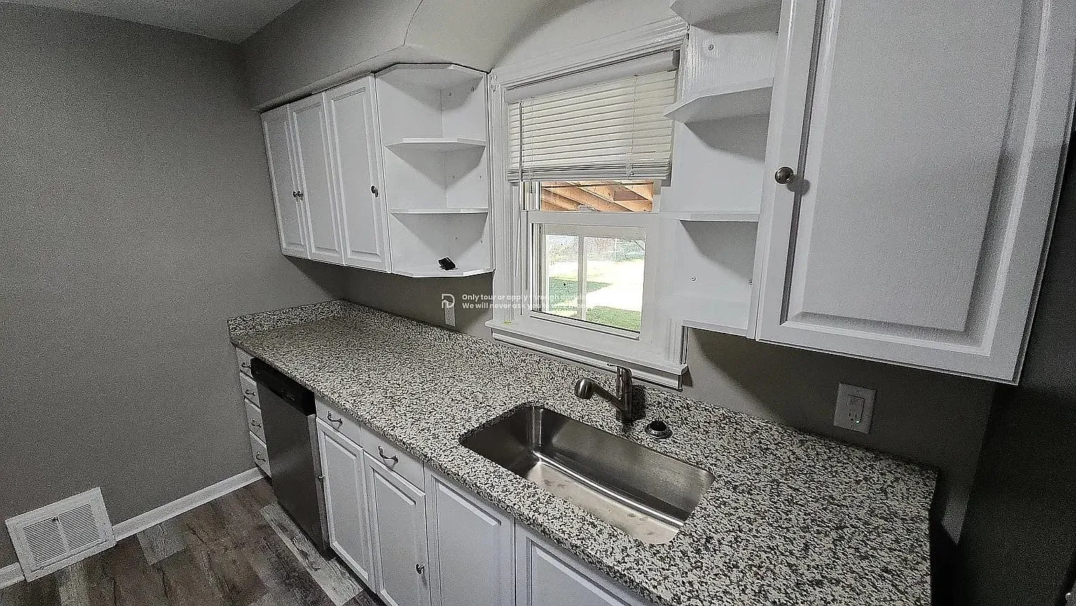 3 bed, 1.0 bath, 1109 sqft, $1,295 — Photo 2