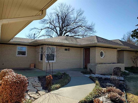 2nd image of 127 Fairview Ave