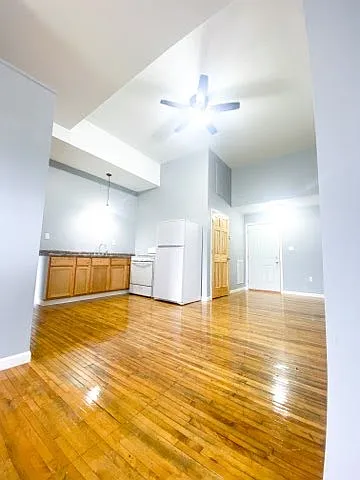 301 W Washington St — Photo 4