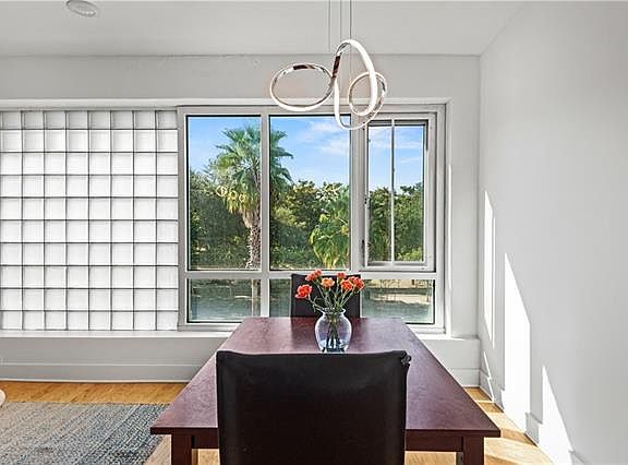 5th image of 822 N Rampart St #302
