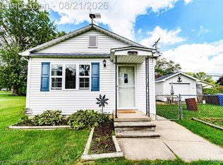 3013 Lakeview Blvd, Monroe, MI 48162
