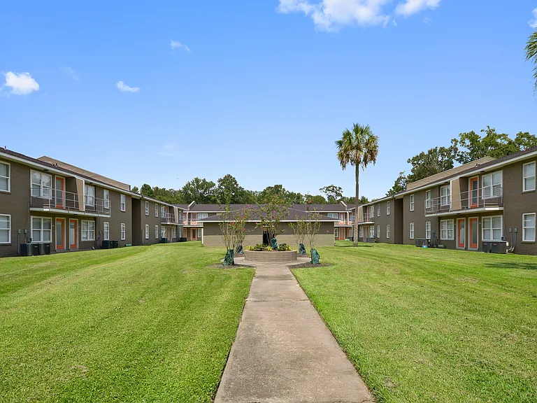 Avalon Apartment Homes — Photo 14