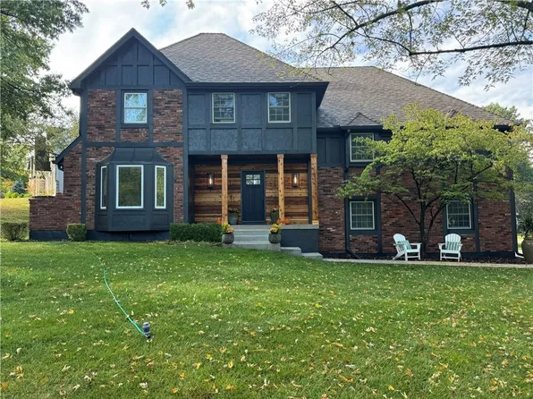 12000 Aberdeen Rd, Leawood, KS 66209