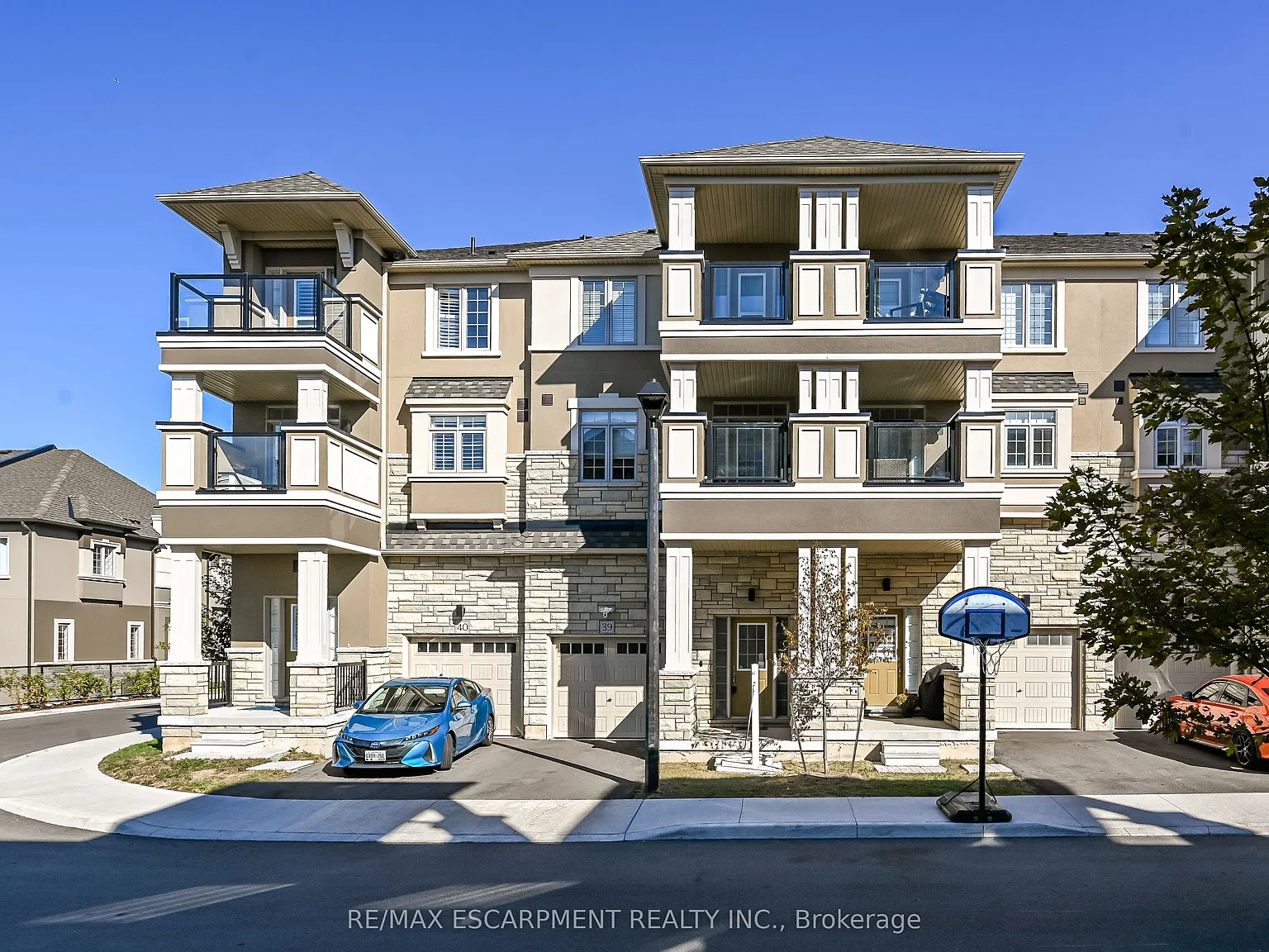 2 bed, $2,700 — Photo 2