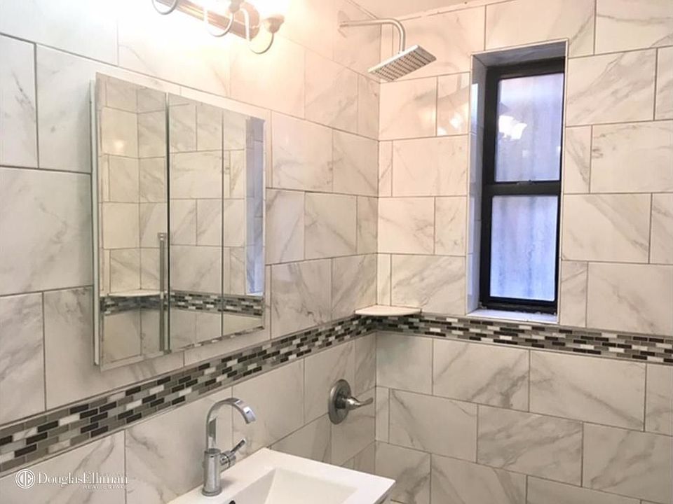 2nd image of 1801 Dorchester Rd APT 2I