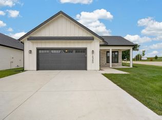 18322 Dooley Dr, Clive, IA 50325