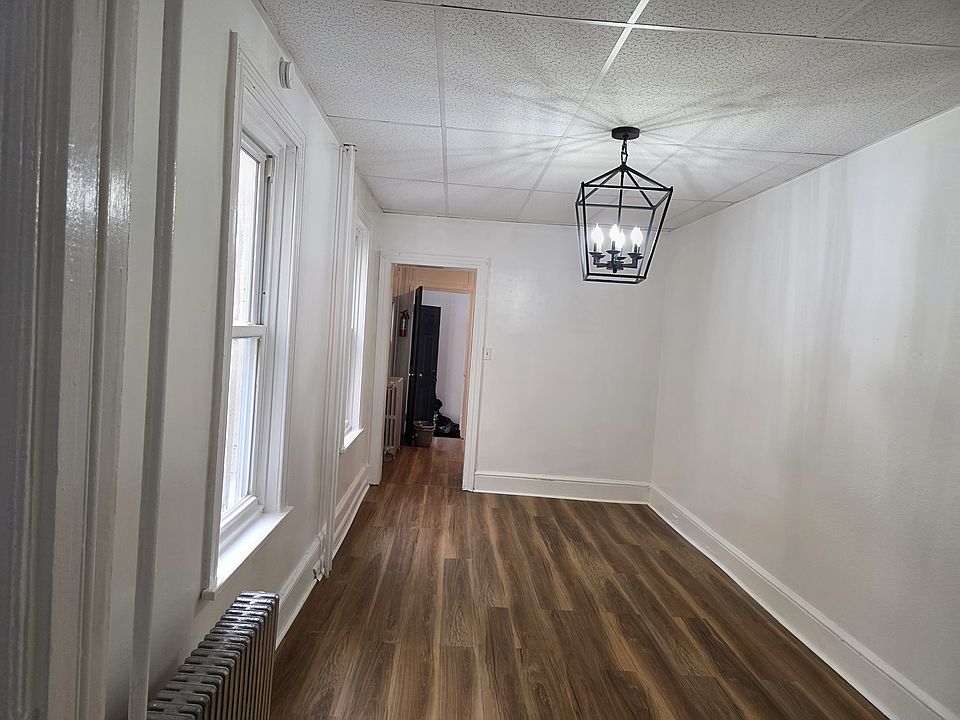 1st image of 1010 Green St