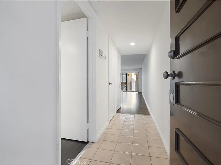 433 S Manhattan Pl #209 — Photo 6