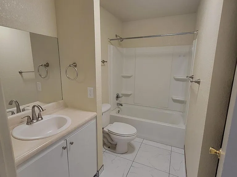 345 E Glenn St #3 — Photo 14