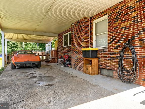 5th image of 4112 Rosemont Ave