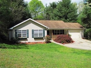 122 Cinnamon Way, Flat Rock, NC 28731