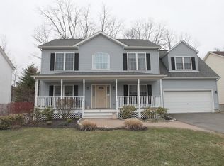 11 Stacey Ct, Peekskill, NY 10566