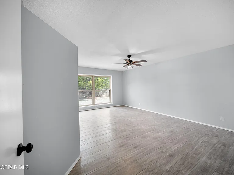 5205 Nome Ave — Photo 15