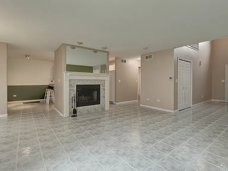 16046 S Fairfield Dr — Photo 6