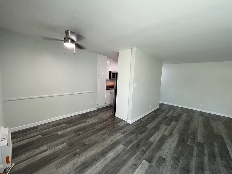 La Vannessa Apartments — Photo 8