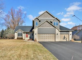 2427 Nebraska Ave E, Maplewood, MN 55119