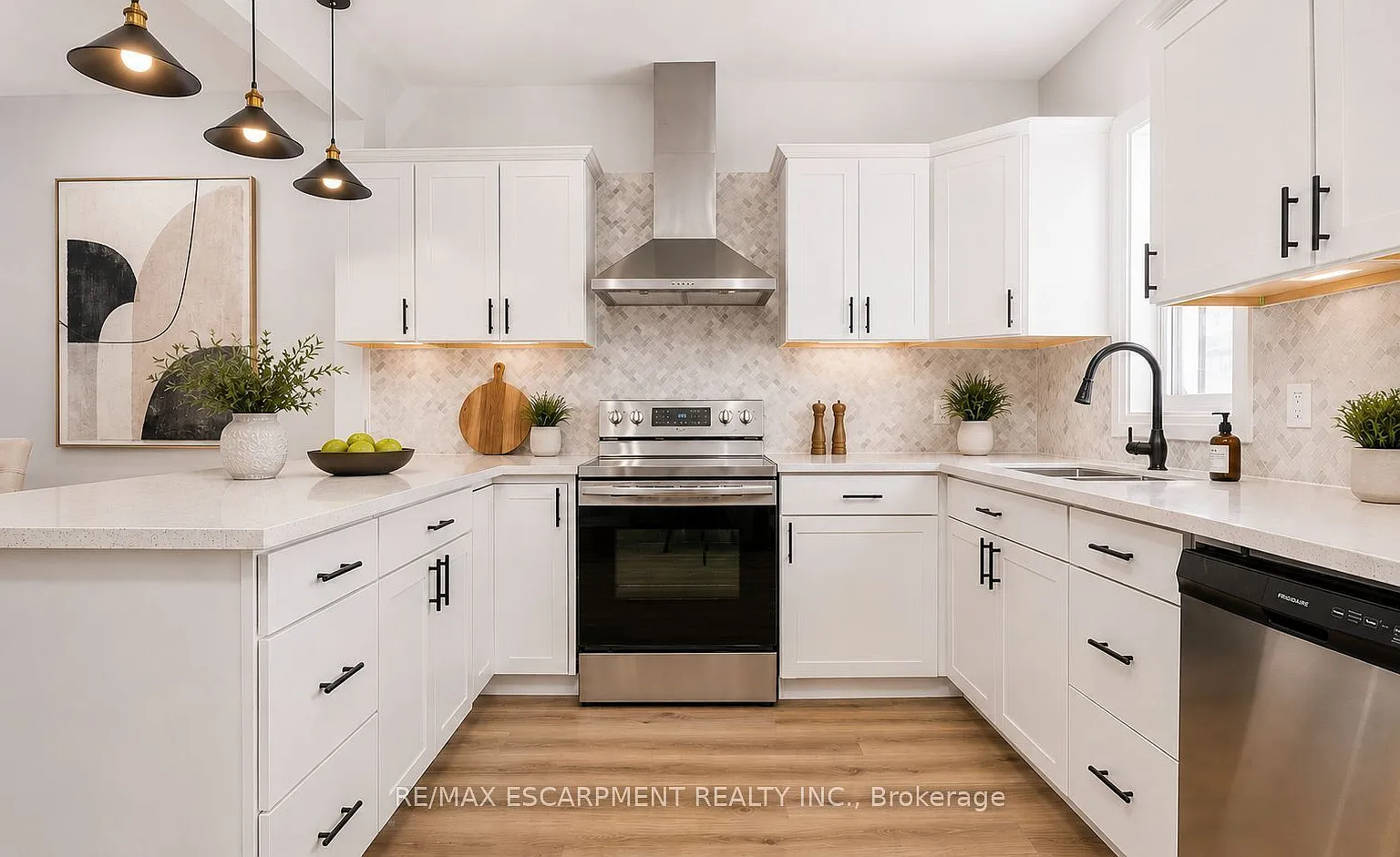 3 bed, $2,550 — Photo 2