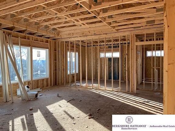 4th image of 2909 N 181st St