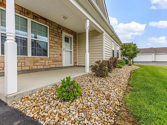3rd image of 802 Cumberland Meadows Cir