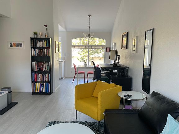 3rd image of 39 Whippoorwill Ln
