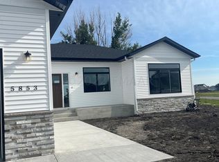 5853 31st St S, Fargo, ND 58104