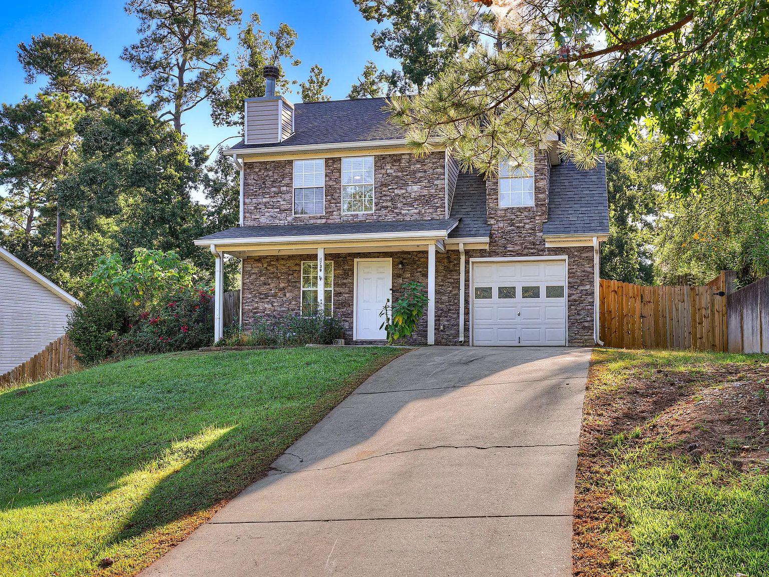 4739 Rhett Dr — Photo 3