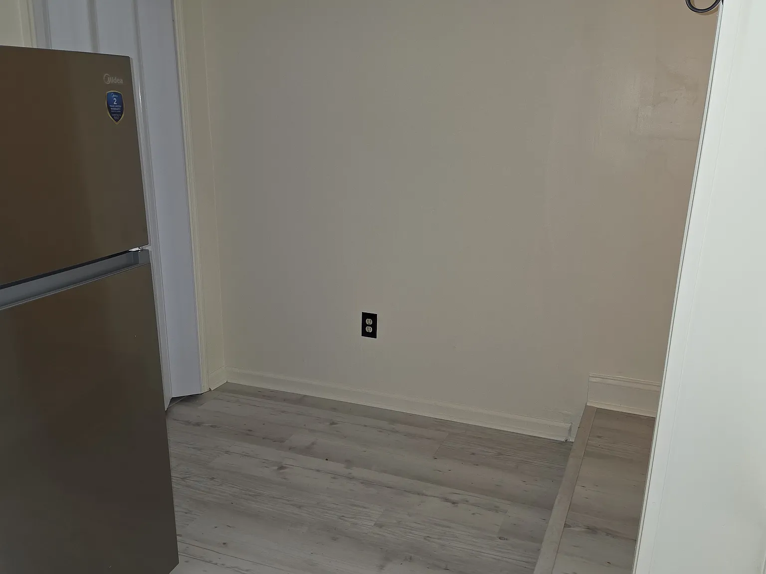 49 Valley St — Photo 2