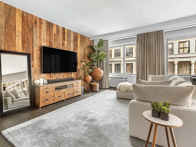 100 W 18th St #5C — Photo 3