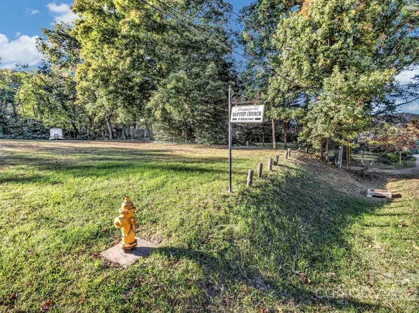 99999 Mineral Springs Rd, Asheville, NC 28805