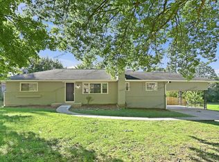 5427 Moundcrest Dr, Cincinnati, OH 45212