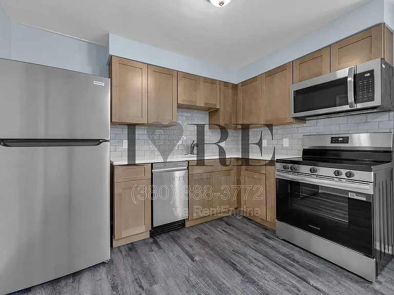 870 N Meadows Ct #F — Photo 9