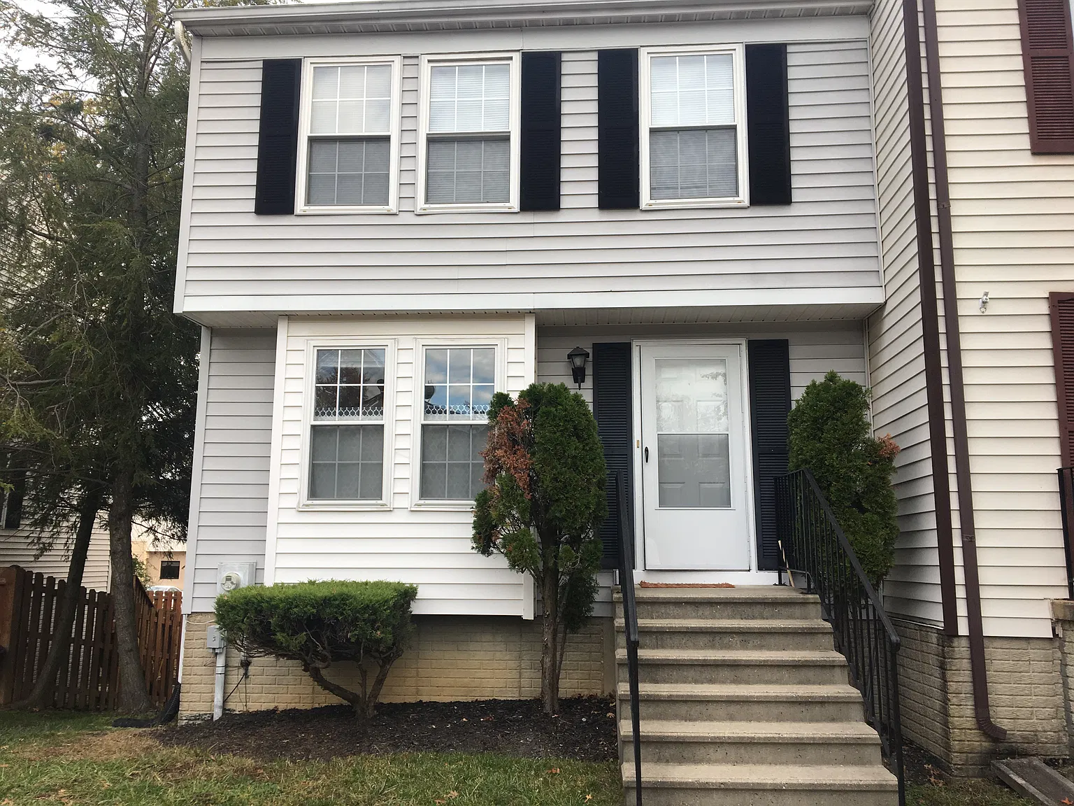 1 bed, 1.5 bath, 1200 sqft, $1,350 — Photo 3