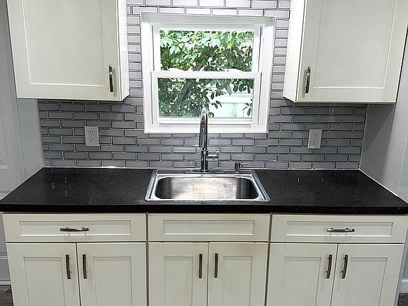 5th image of 481 Keith Rd