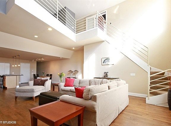 4th image of 1705 N Clybourn Ave APT J