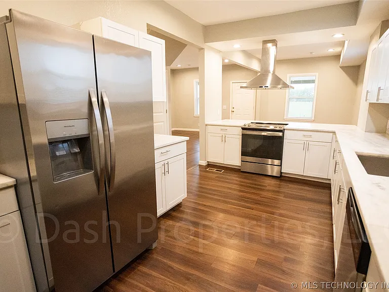 821 S Quaker Ave — Photo 22